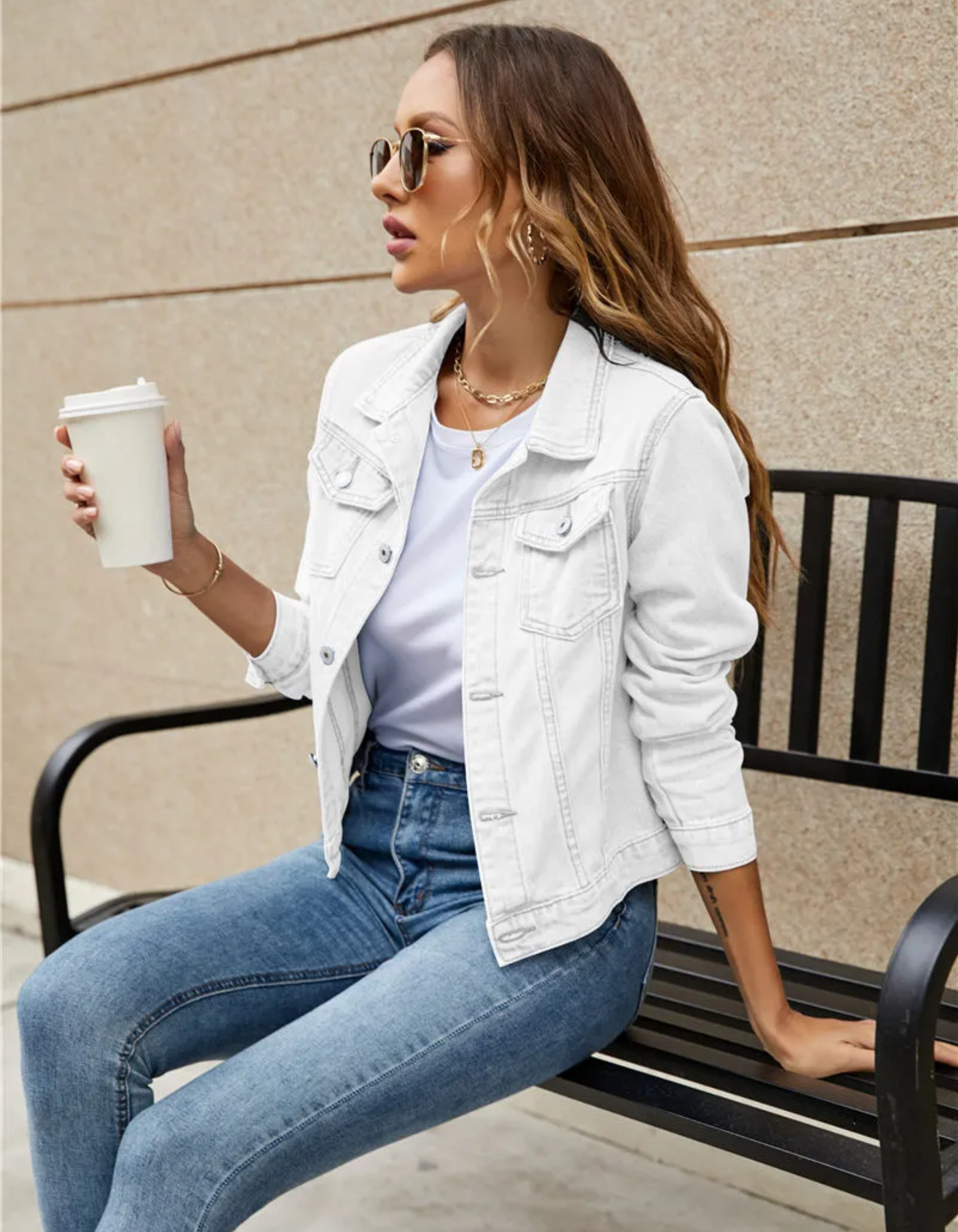 Camille - Veste en Jean Femme pour l'Automne à Coupe Courte Boutonnée