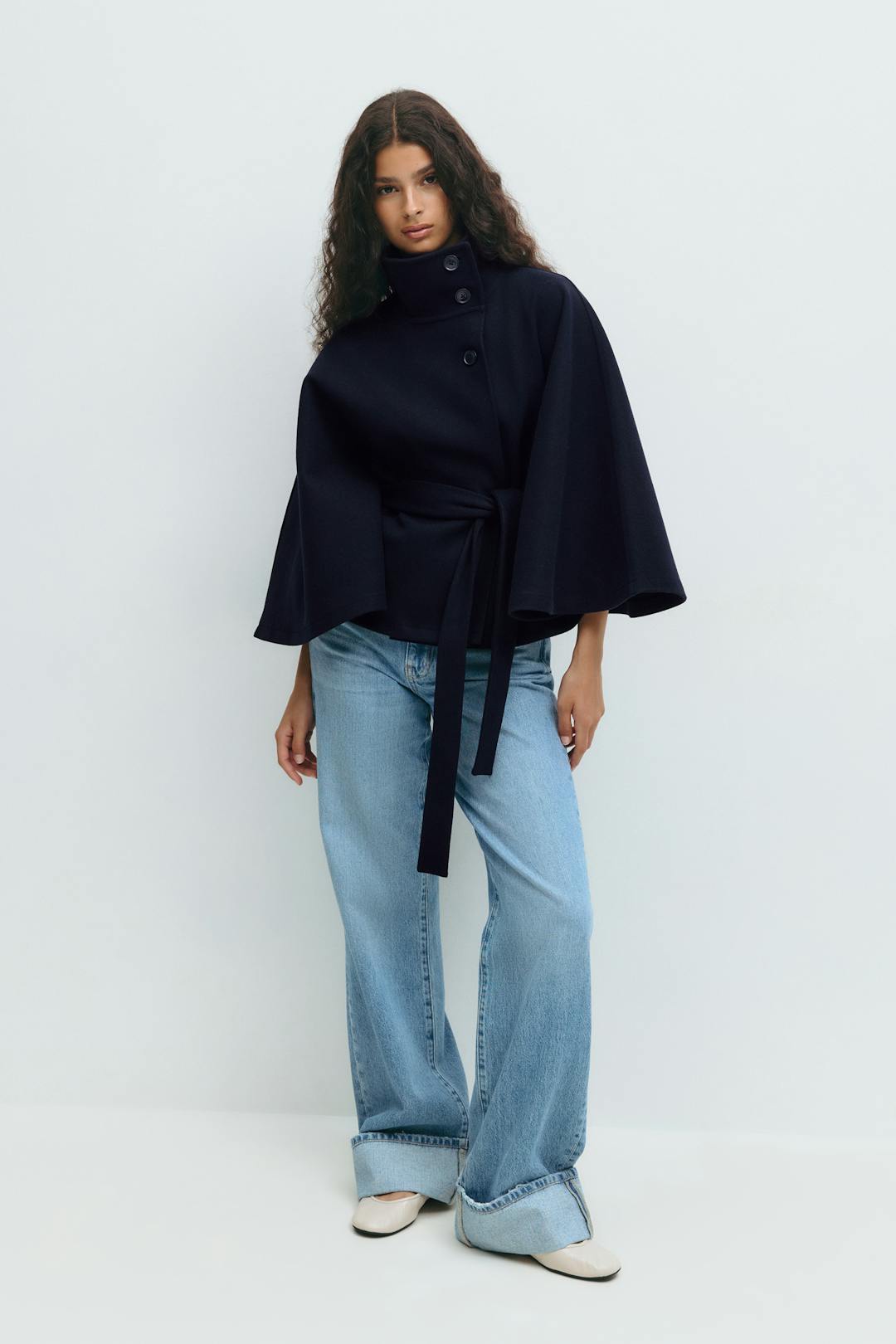 Anaïs - Trench Court Femme Ceinturé et Élégant pour l'Automne