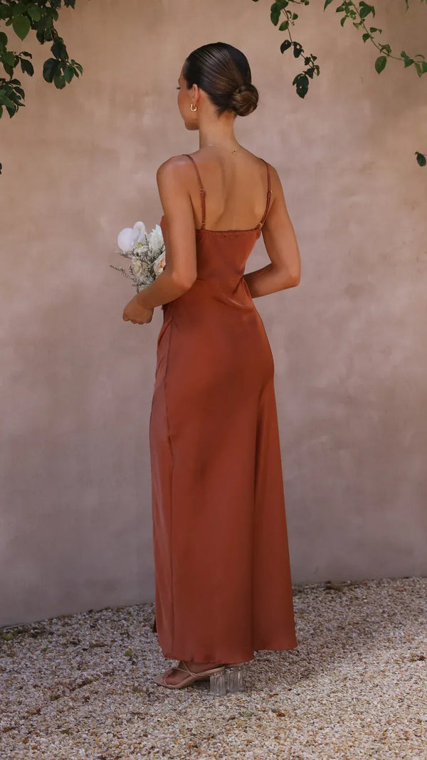 Camille - Robe Élégante Invitée Mariage Femme avec Bretelles Fines et Fente Latérale