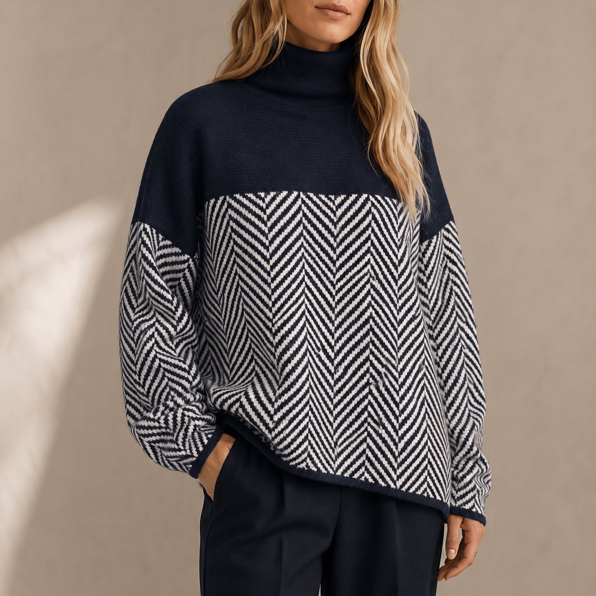 Clara - Pull femme col roulé oversize en maille à chevrons chaud et doux