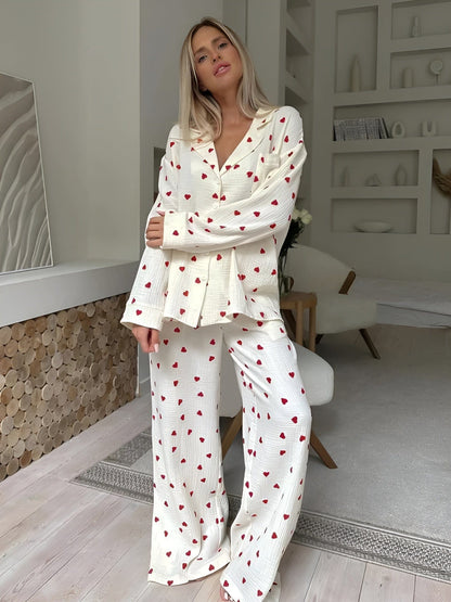 Clara - Pyjama Femme en Coton Style avec Motif Cœurs et Col Chemise