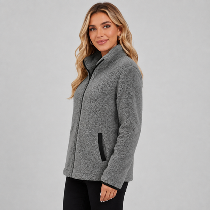 Clara - Veste femme courte et chaude à capuche zippée avec col montant