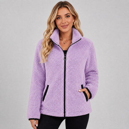 Clara - Veste femme courte et chaude à capuche zippée avec col montant