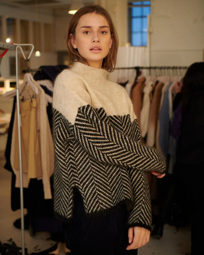 Inès - Pull Femme Col Roulé Oversize avec Motif Chevron en Maille