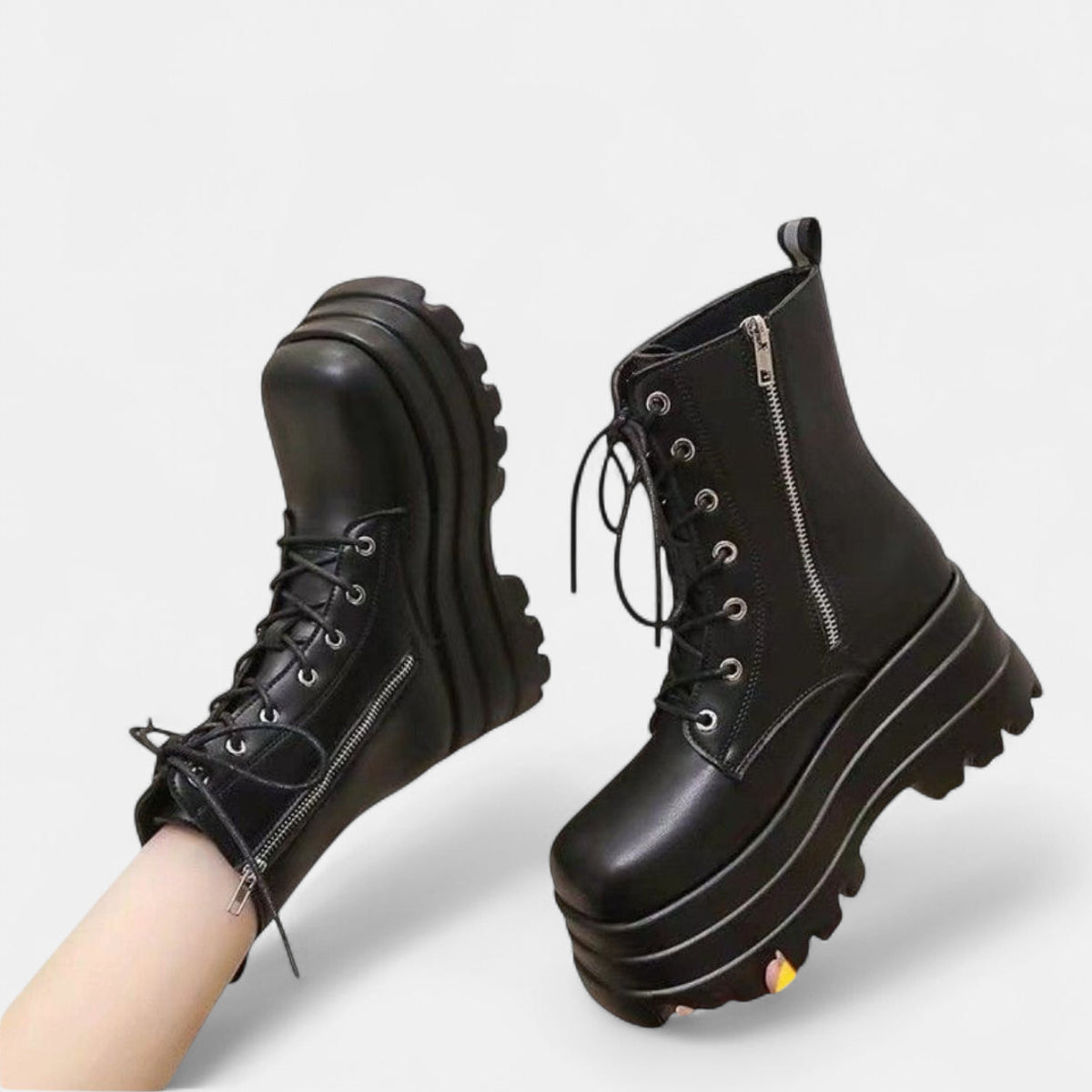 Jade - Bottines femme rangers à lacets et plateforme épaisse crantée