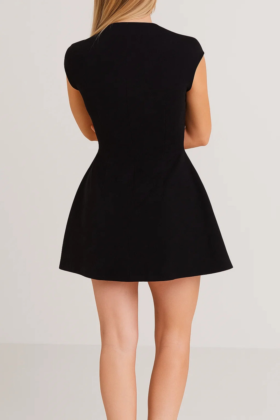 Robe Mini Femme - Col Montant Manches Courtes Évasée | Chic