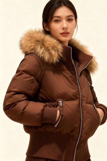 Sarah - Doudoune femme courte et chaude à capuche doublée et zippée pour l'hiver