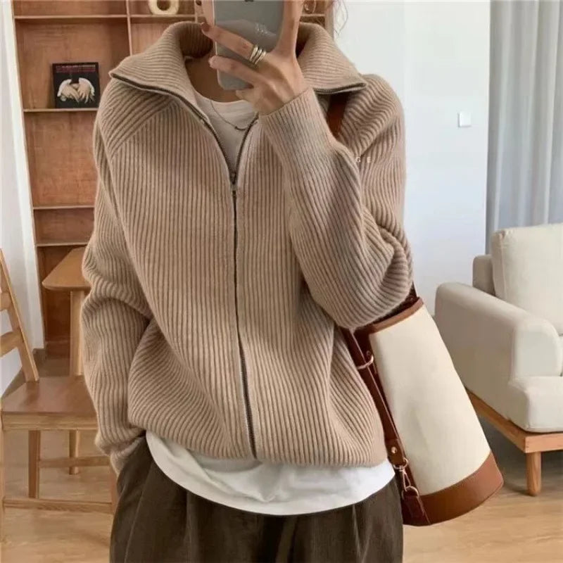 Élise - Cardigan Femme en Laine Style pour l'Automne avec Capuche et Zip