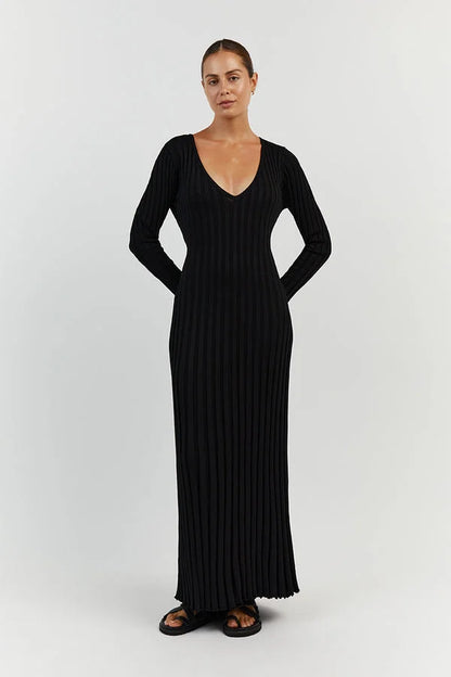 Élise - Robe pull femme longue col V côtelée avec manches longues et coupe évasée