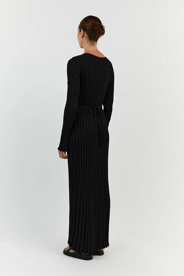 Élise - Robe pull femme longue col V côtelée avec manches longues et coupe évasée